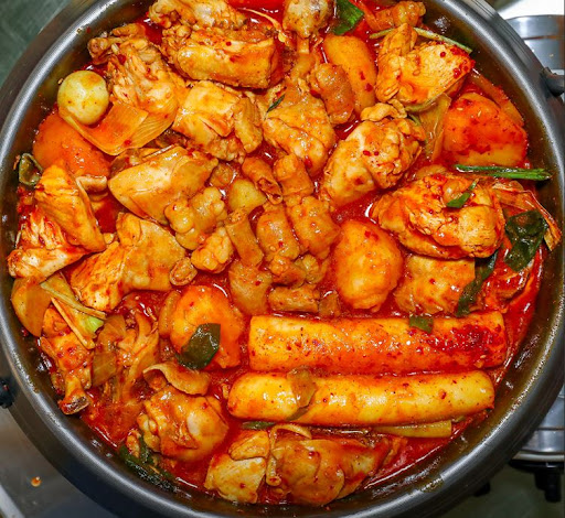 동래맛집 엄지척닭도리 본점, 어른 아이 모두가 사로잡는 맛